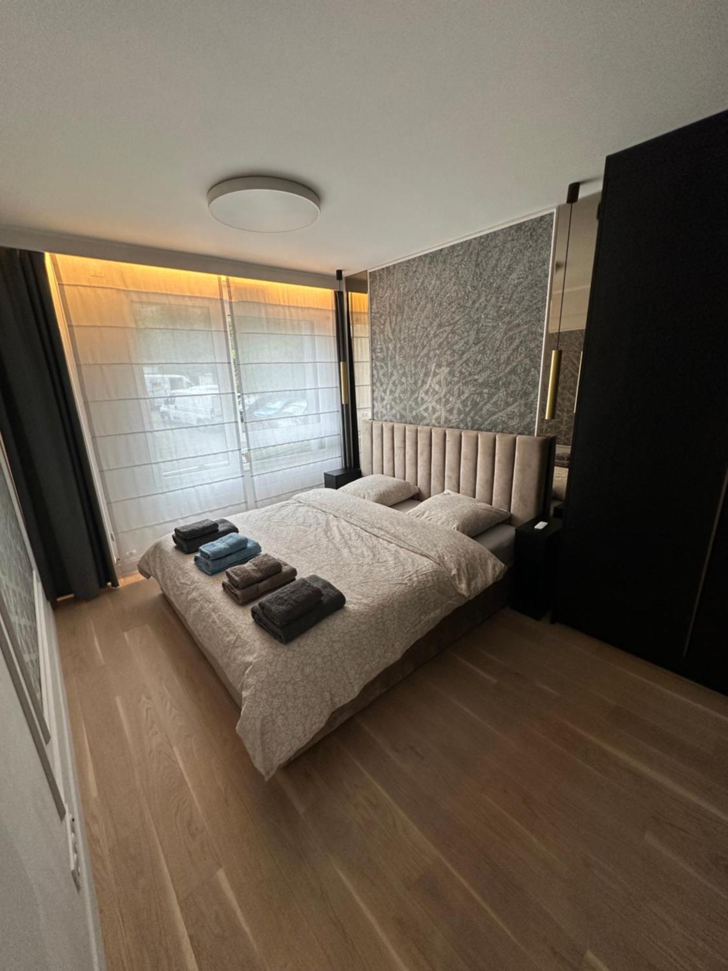 Apartment Elegant Minutes From Paris