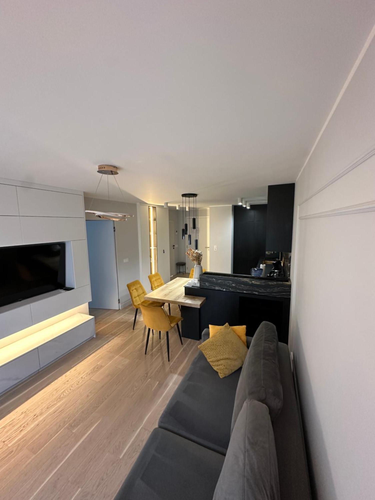 Apartment Elegant Minutes From Paris *
